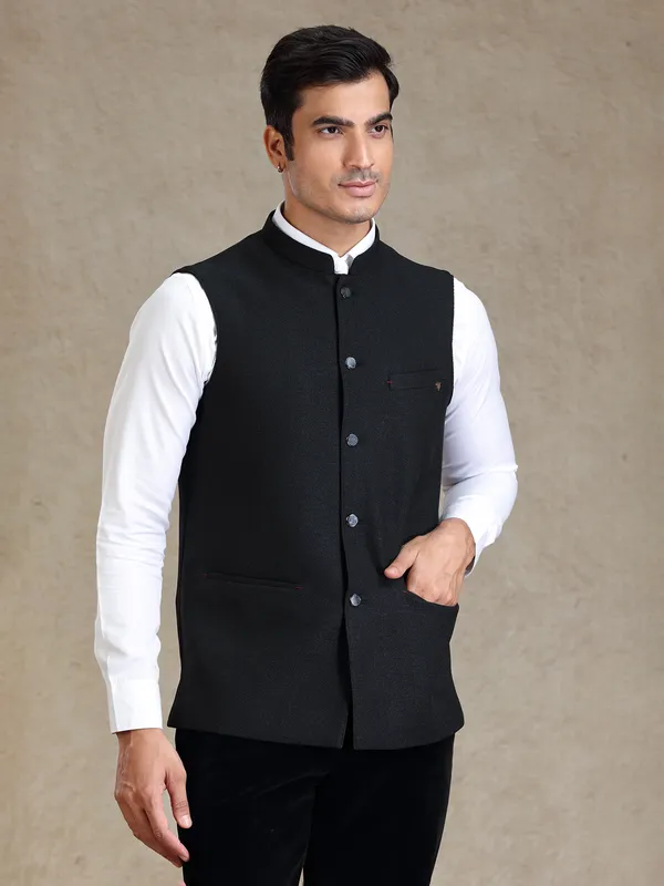 Black jute fabricated waistcoat for men