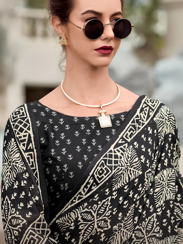 Black malmal silk saree