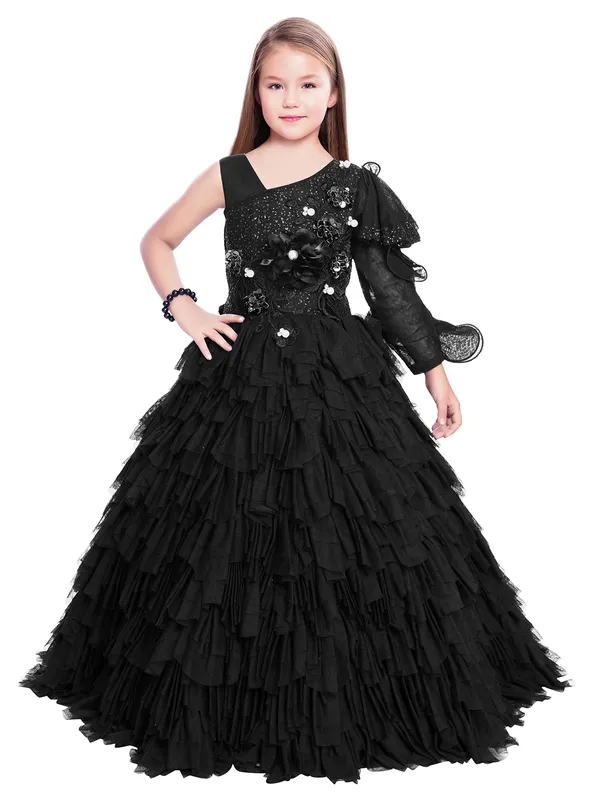 Black outstanding lycra party and reception gown