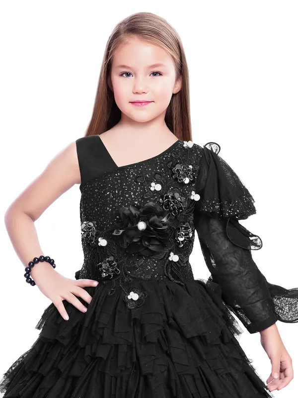 Black outstanding lycra party and reception gown