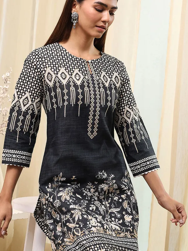 Black printed casual kurti in silk