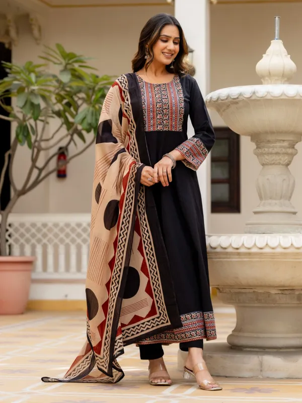 Black printed cotton kurti set wth round neck