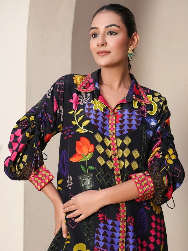 Black printed crpe top
