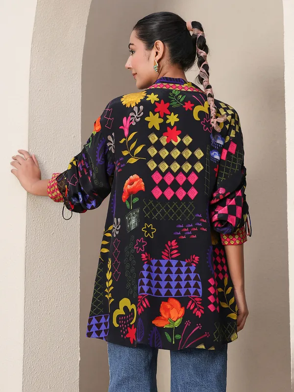 Black printed crpe top