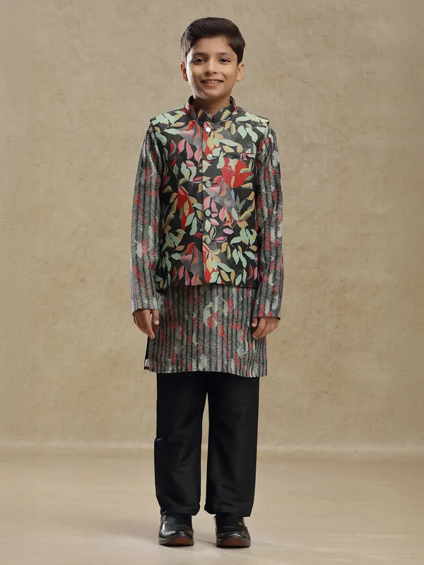 Black printed waistcoat set in polister silk