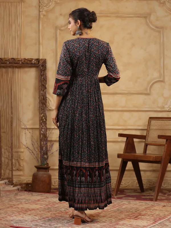Black silk kurti set with printed pattern