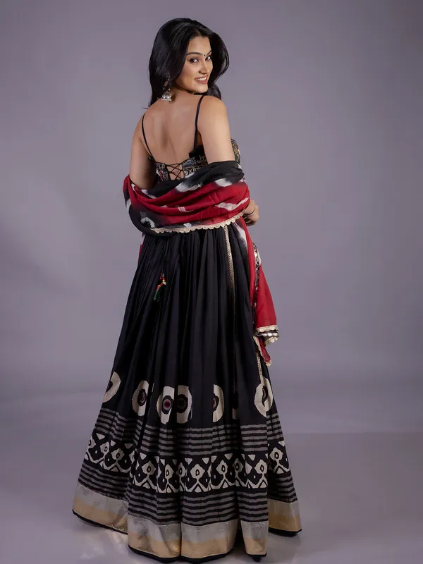 Black silk navratri set with fancy blouse
