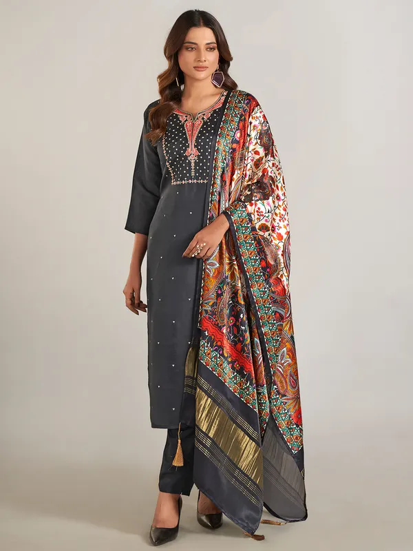Black silk salwar suit for festival