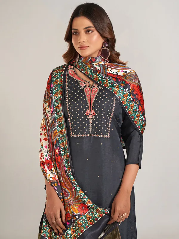 Black silk salwar suit for festival