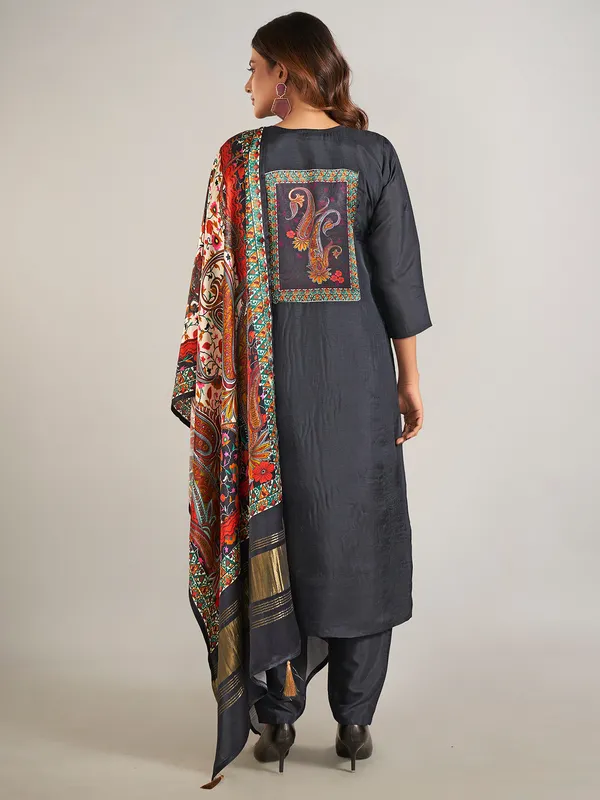 Black silk salwar suit for festival