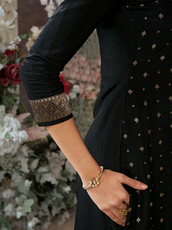 Black silk sweetheart neck festive salwar suit