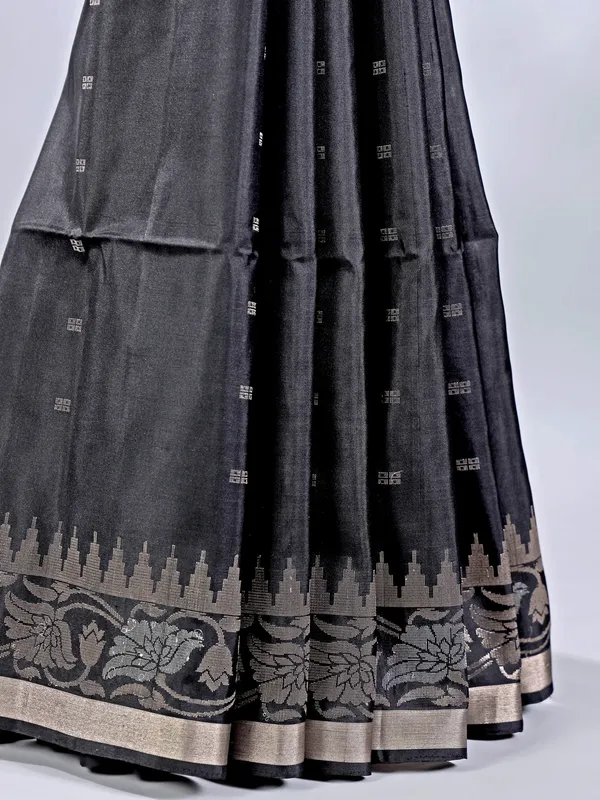 Black silk wedding saree with intricate zari work