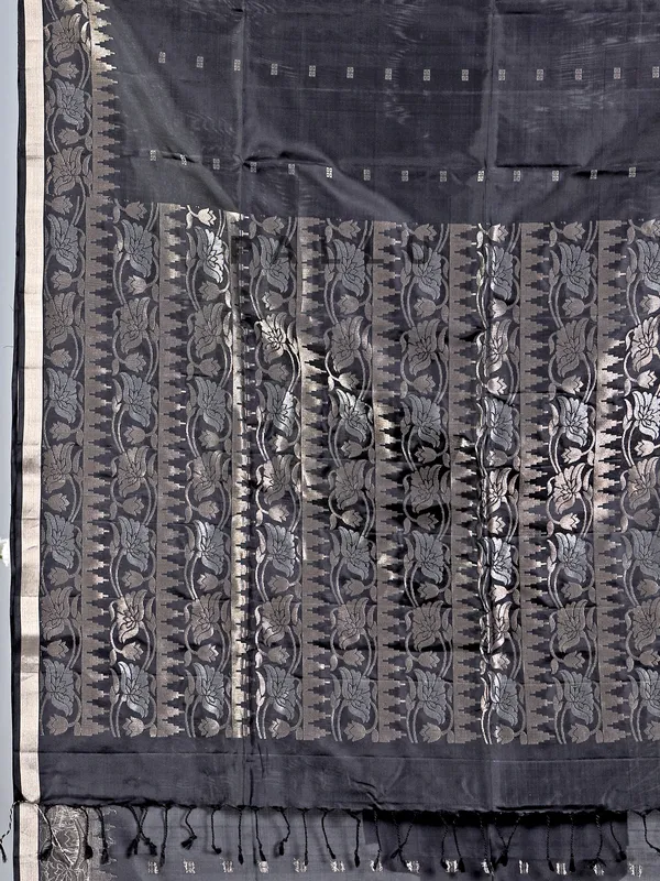 Black silk wedding saree with intricate zari work