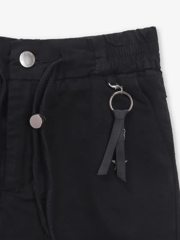 Black solid cotton shorts for girls