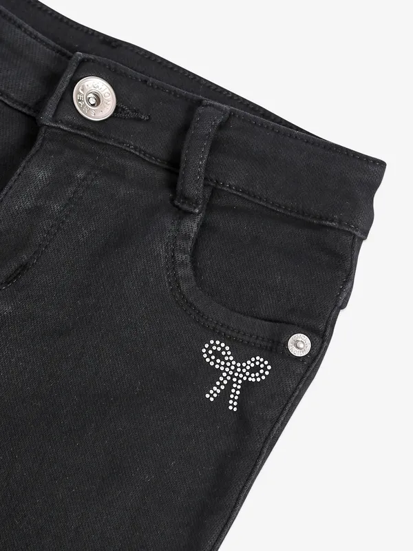 Black solid denim capri