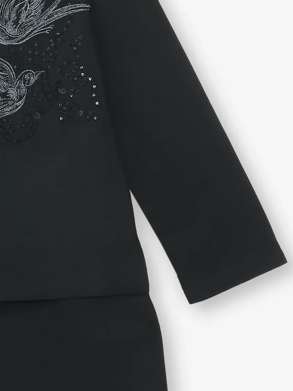 Black terry rayon waistcoat set with thread work