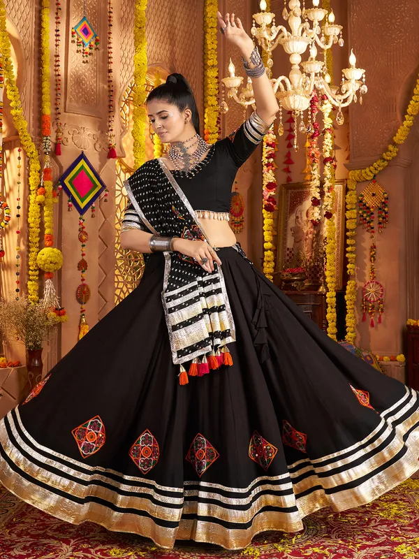 Black viscose navratri set with elegant appeal