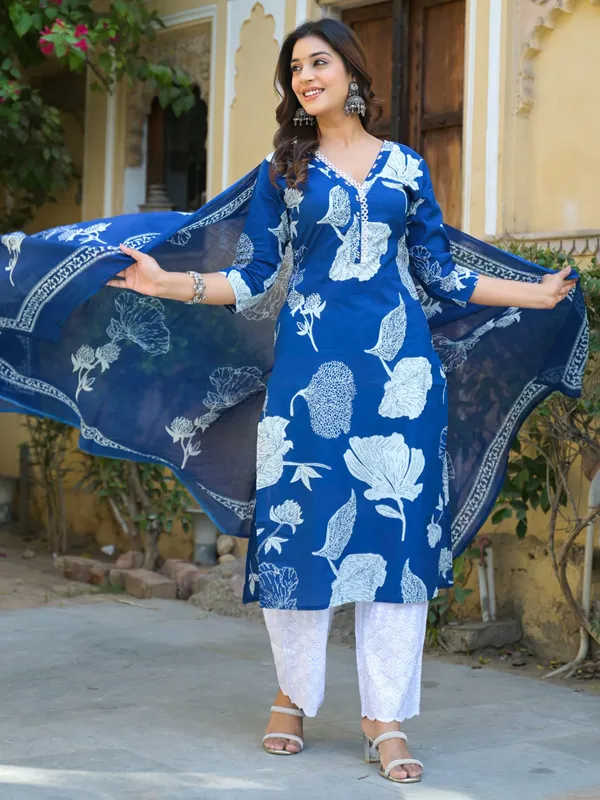 Blue cotton kurti set with prints