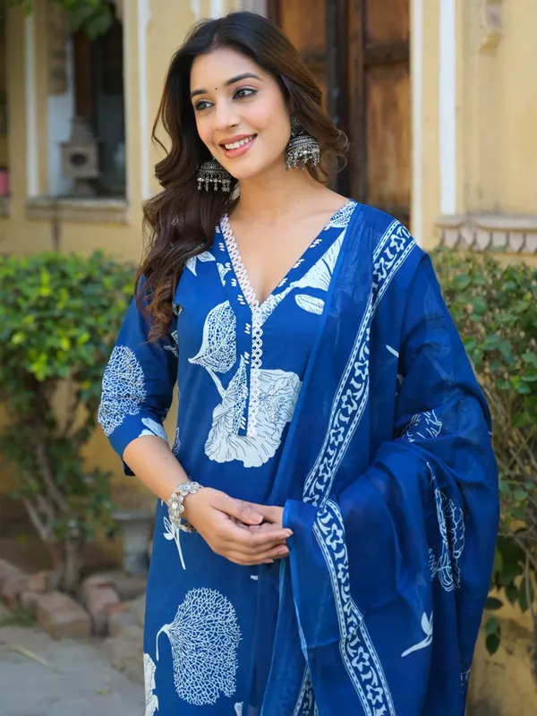 Blue cotton kurti set with prints