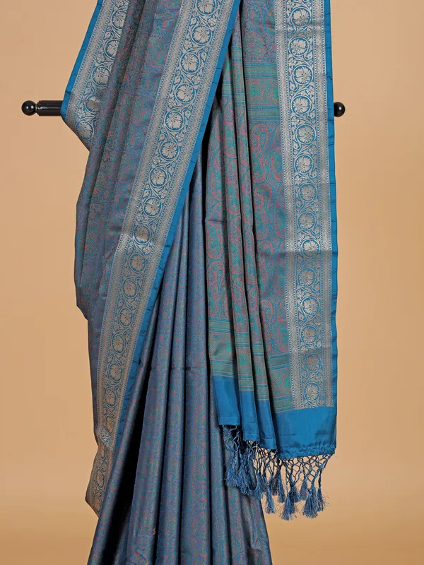 Blue silk saree with chic motif pattern