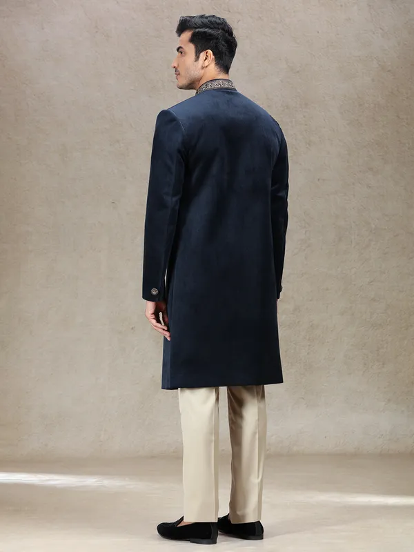 Blue velvet sherwani with vintage printed dupatta