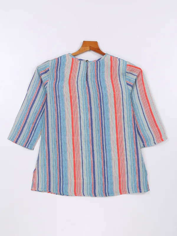 Boom blue linen top