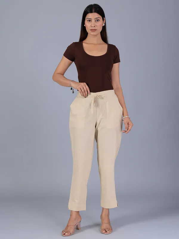 Cotton beige pant for casual wear