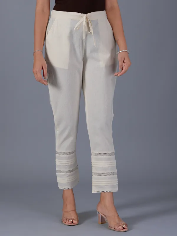 Cotton casual pant in cream
