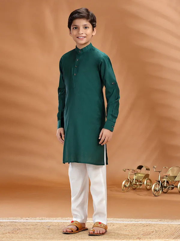 Bottle green kurta pant set in soft cotton