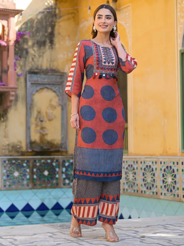 Brown kurti set with print