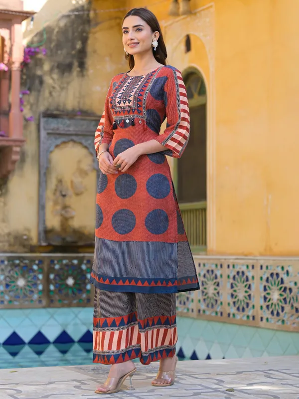 Brown kurti set with print