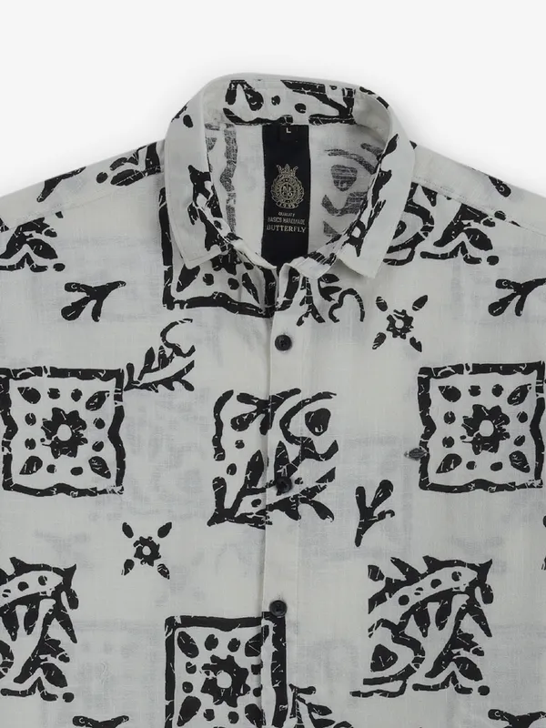 BUTTERFLY off-white cotton shirt with print