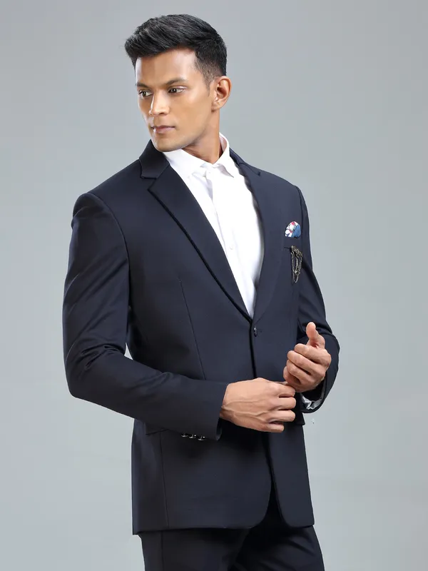 Casual and chic navy blazer in terry rayon fabric