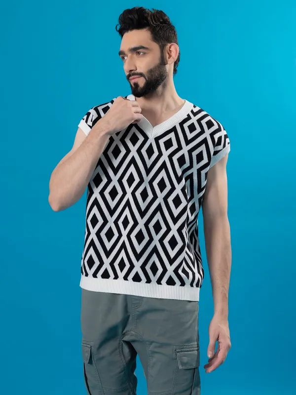 CELIO black and white sleeveless t-shirt