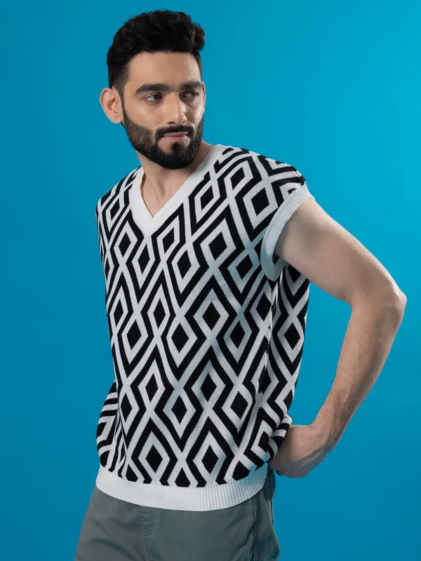 CELIO black and white sleeveless t-shirt