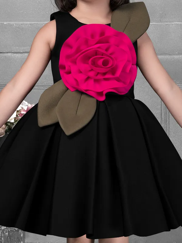 Chic black satin frock with sleeveless round neck