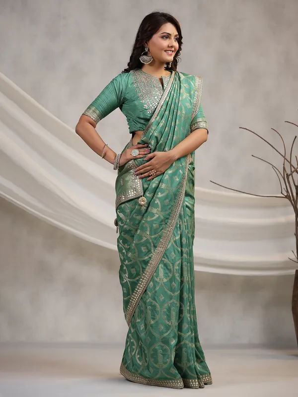 Chic green shaded silk saree