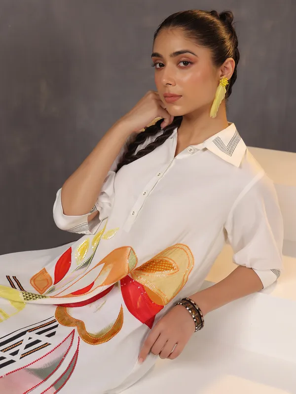 Chic white cotton tunic top for women
