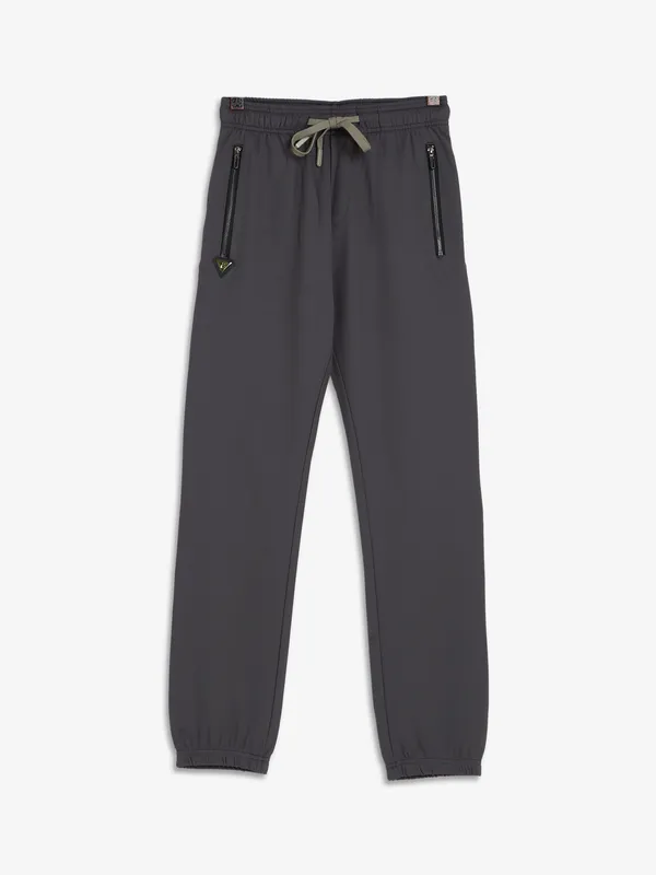 Chopstick black solid track pant