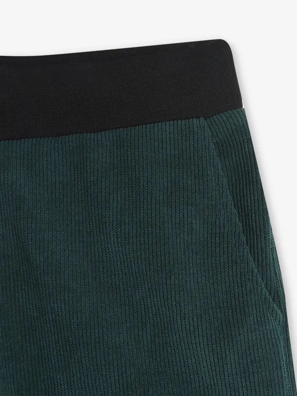 CHOPSTICK bottle green cotton shorts