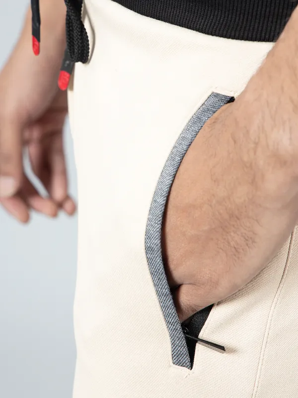 Chopstick cream comfortable track pant
