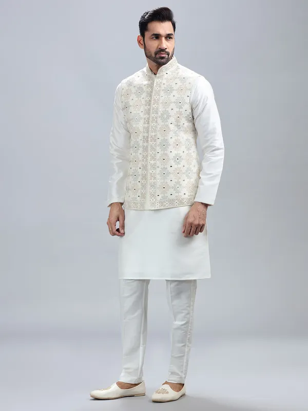 Classic off wite waistcoat set for men
