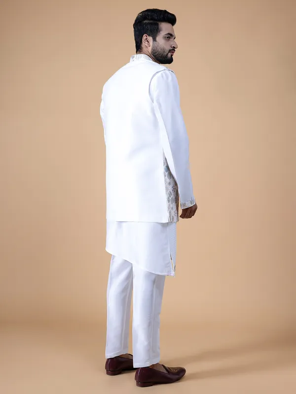 Classic silk white waistcoat set