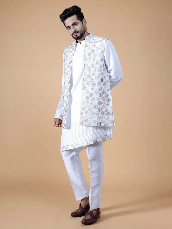 Classic silk white waistcoat set