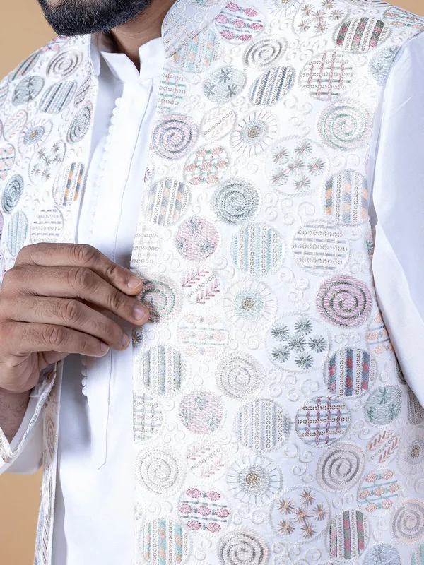 Classic silk white waistcoat set
