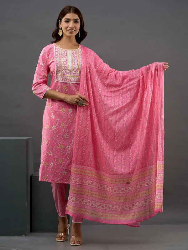 Coral pink printed casual cotton kurti set