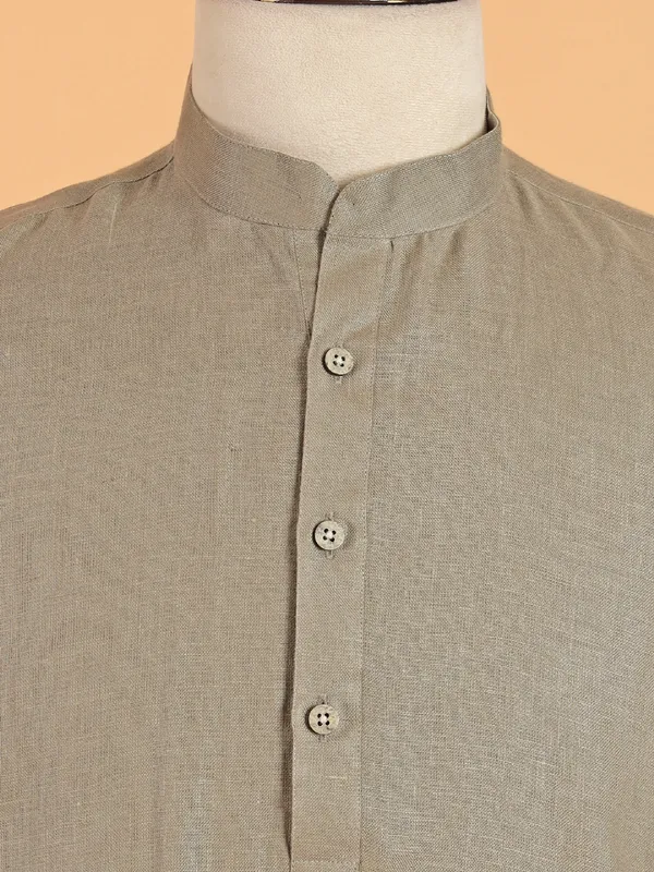Cotton kurta in plain dusky khakhi