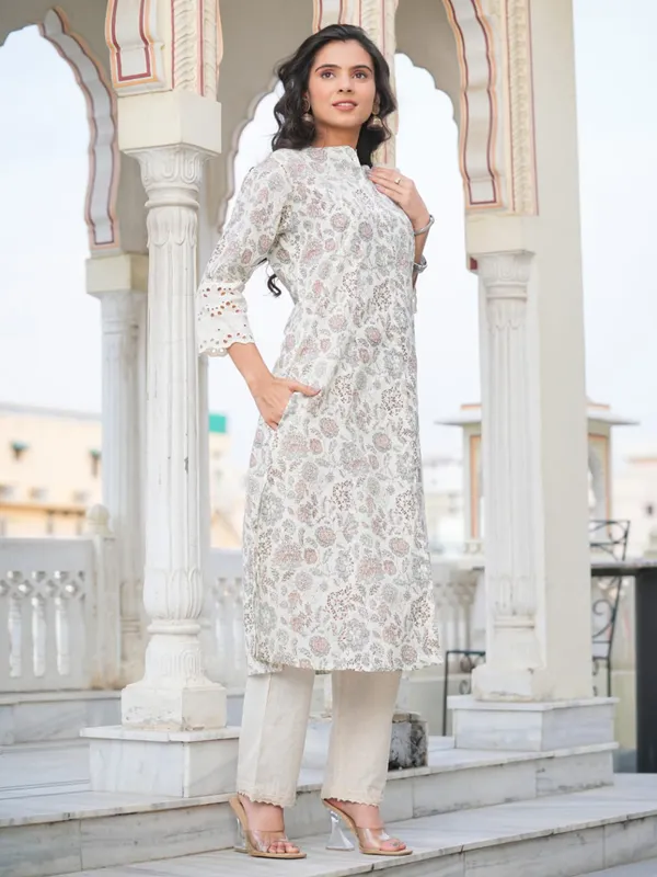 Cotton off-white printed casual kurti