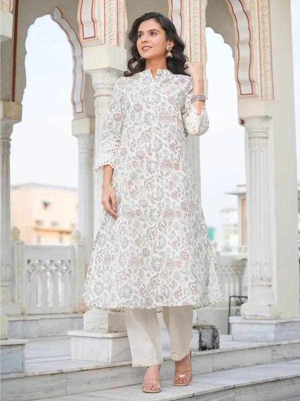 Cotton off-white printed casual kurti