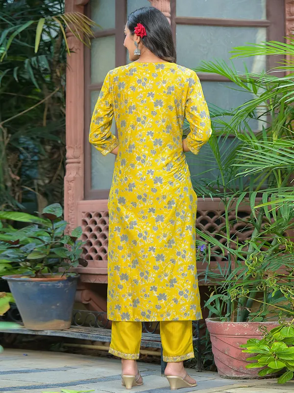 Cotton olive printed festive wear kurti set